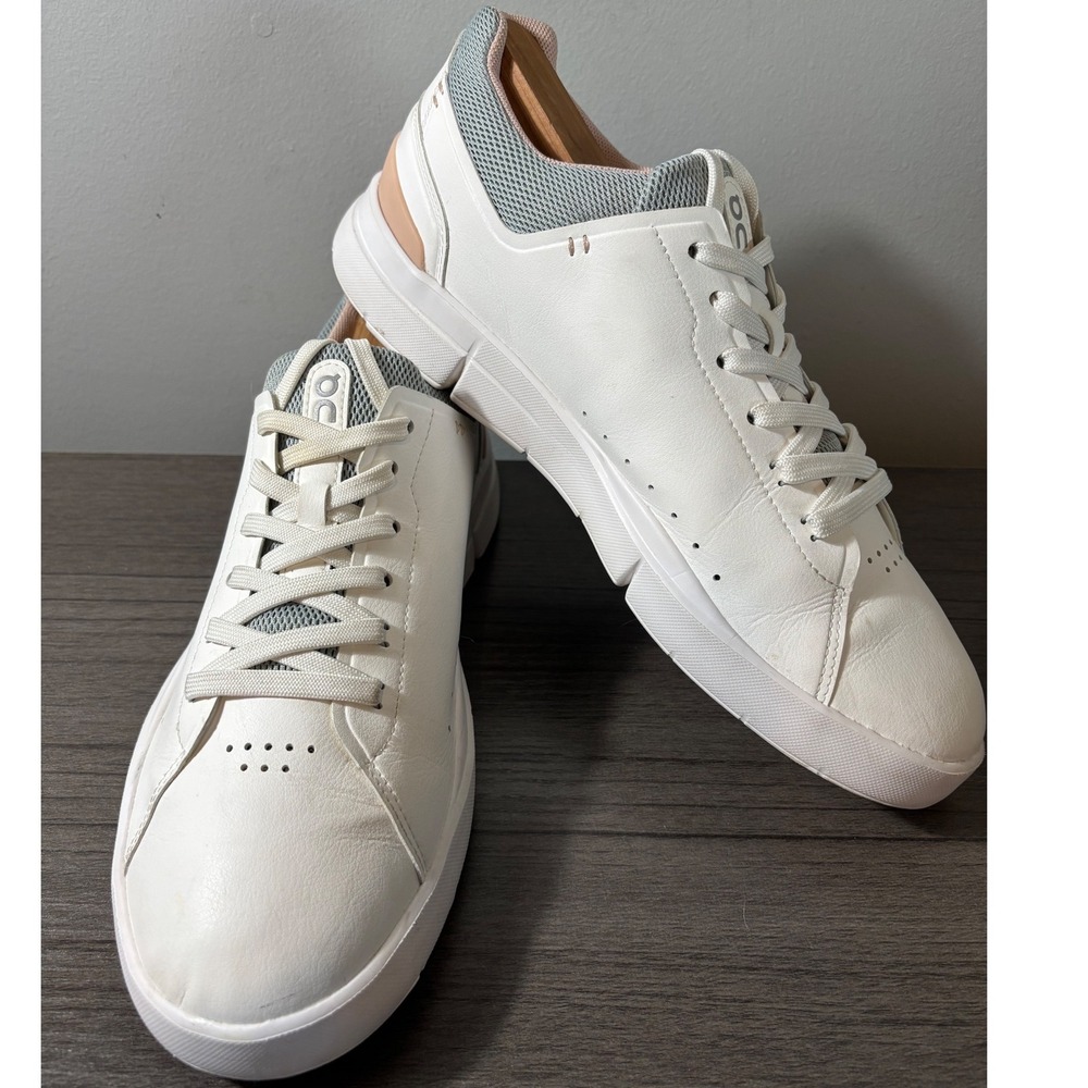 On Cloud On The Roger Adventure Women's Sneaker White/Rose Size 10.5